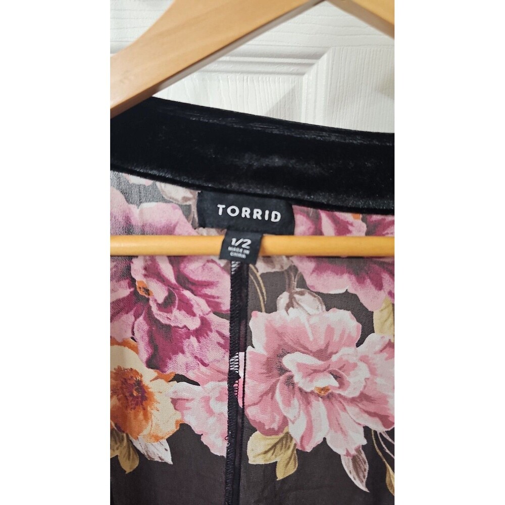 Torrid Black Floral Sheer Chiffon Kimono Duster with Velvet Trim - Picture 4 of 7